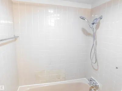 Interior photo 2 of #903 13910 STONY PLAIN RD NW