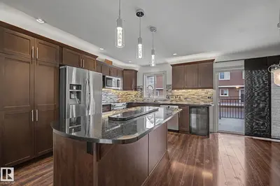 Interior photo 2 of #702 401 PALISADES WY