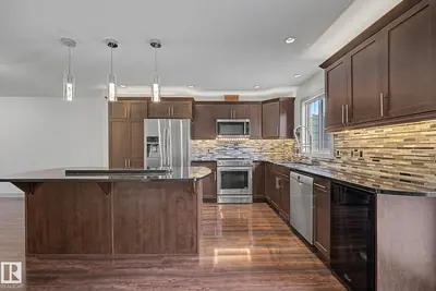 Interior photo 4 of #702 401 PALISADES WY