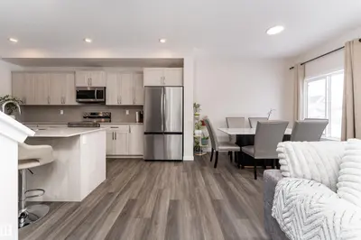 Interior photo 2 of 2120 MUCKLEPLUM CR SW