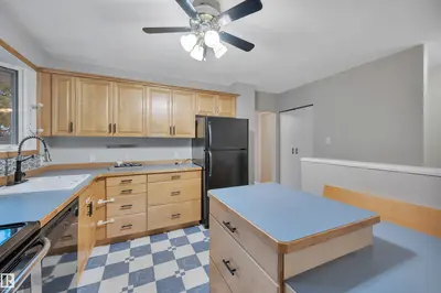 Interior photo 2 of 410 Conifer ST