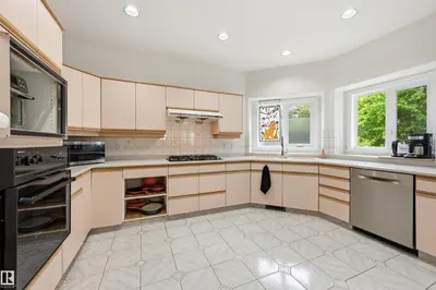 Interior photo 4 of 420 OSBORNE CR NW