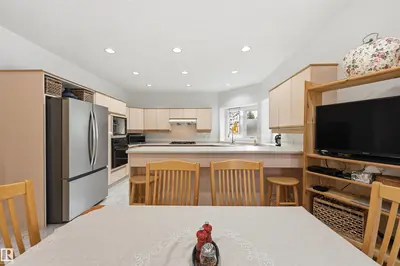 Interior photo 3 of 420 OSBORNE CR NW