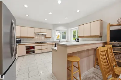 Interior photo 2 of 420 OSBORNE CR NW