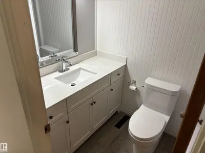 Interior photo 4 of 