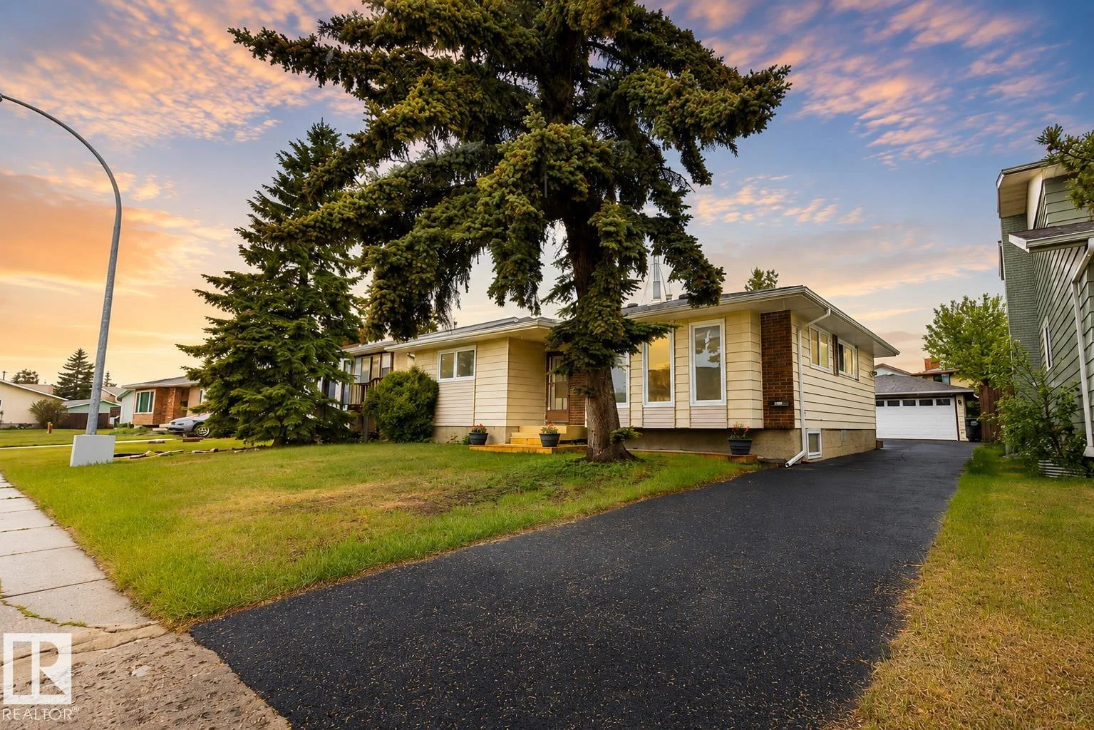 17932 93 AV NW, Edmonton - 5 bedroom Detached Single Family for sale