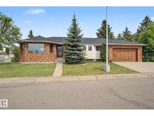2907 49 ST NW, Edmonton - $496,000