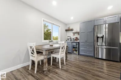 Interior photo 2 of 4702 50 AV