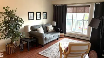 Interior photo 2 of #402 273 CHARLOTTE WY