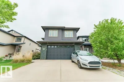 Interior photo 1 of 17347 11 AV SW