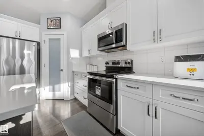 Interior photo 4 of 2084 GRAYDON HILL SW