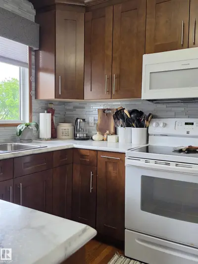 Interior photo 3 of 4606 54 AV