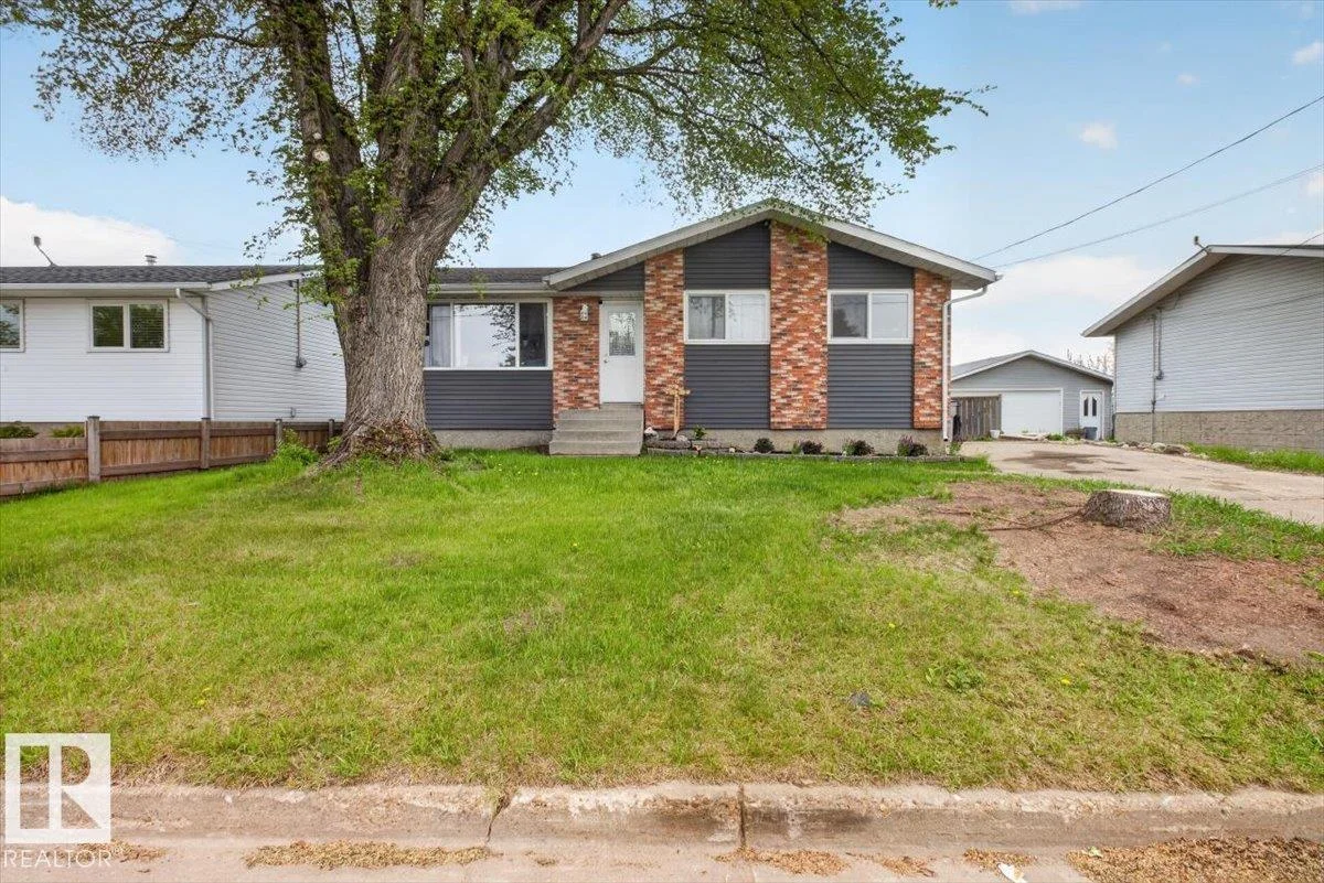 5311 50 ST, Legal - 3 bedroom Detached Single Family for sale
