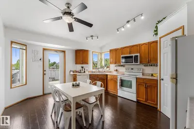 Interior photo 3 of 62 HEATHERGLEN CR