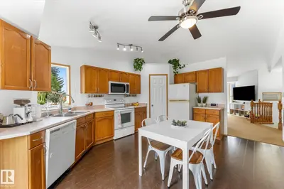 Interior photo 4 of 62 HEATHERGLEN CR