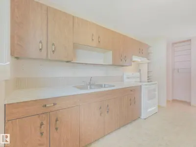 Interior photo 3 of 11 SALINA DR