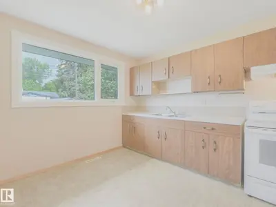 Interior photo 4 of 11 SALINA DR