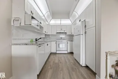 Interior photo 3 of #427 200 BETHEL DR