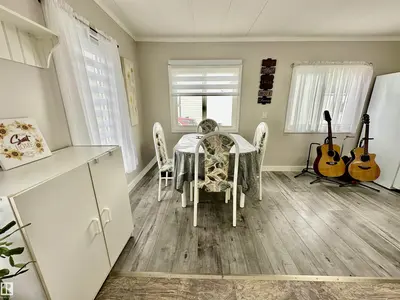 Interior photo 2 of 13 4405 50 AV