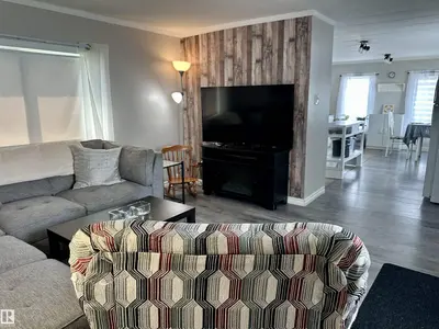Interior photo 2 of 13 4405 50 AV