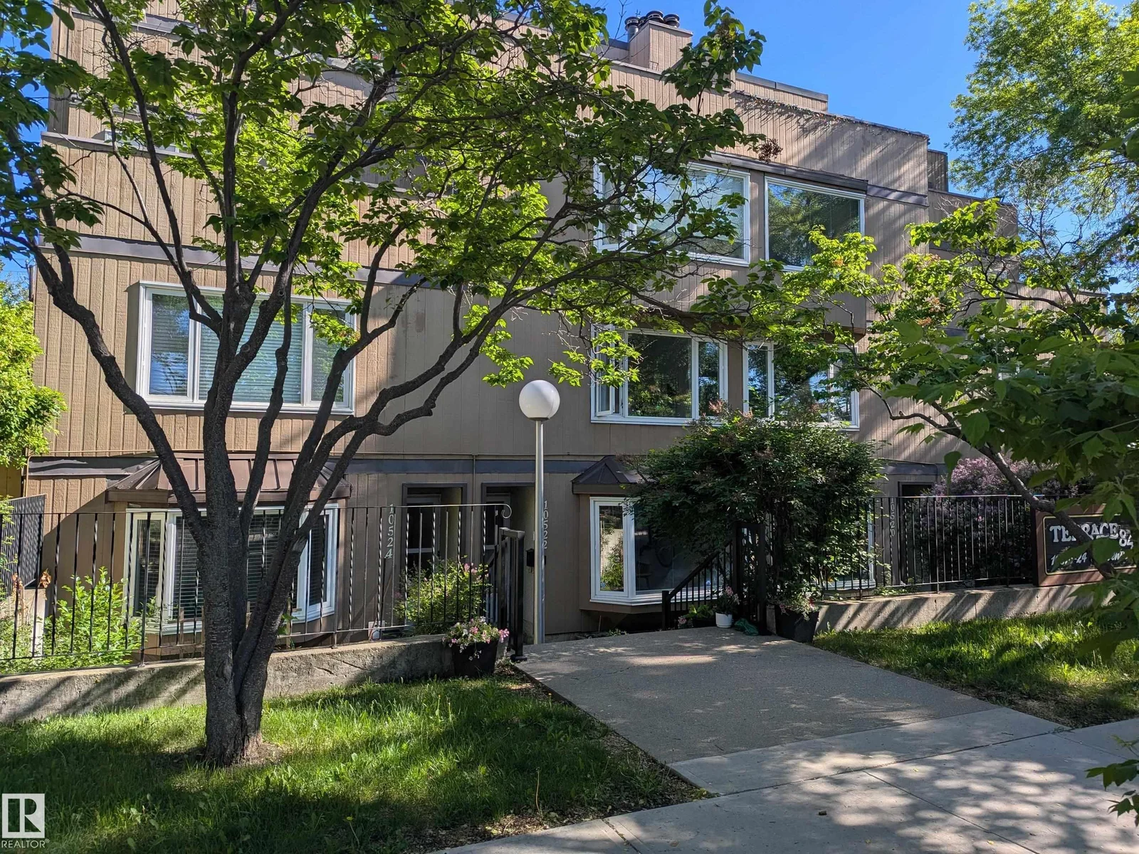 10524 84 AV NW, Edmonton - 2 bedroom Apartment for sale