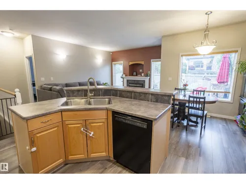 1441 HIGHWOOD BV, Devon - $465,000