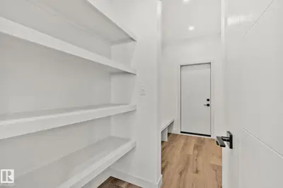 Interior photo 3 of 122 Royal Street