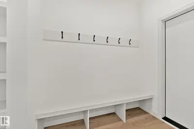 Interior photo 4 of 122 Royal Street
