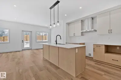 Interior photo 1 of 122 Royal Street