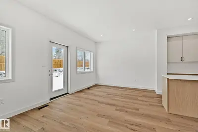 Interior photo 2 of 122 Royal Street