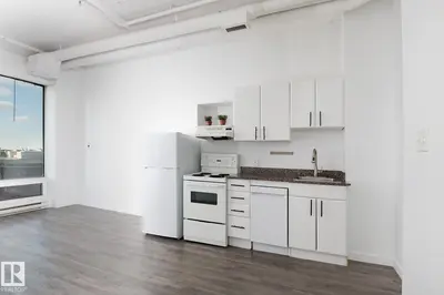 Interior photo 4 of #910 10024 JASPER AV NW