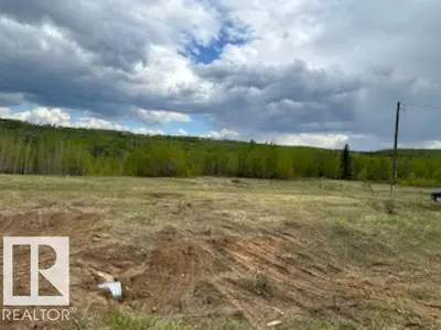 Interior photo 3 of 5 221048 TWP RD 670