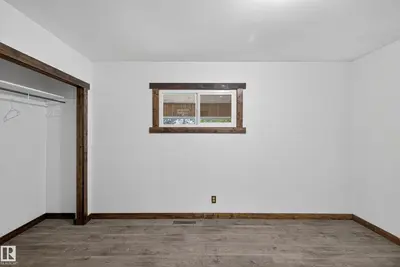 Interior photo 4 of 58228 Range Road 30