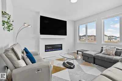 Interior photo 3 of 15816 29 AV SW