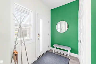 Interior photo 1 of 389 CHARLESWORTH DR SW