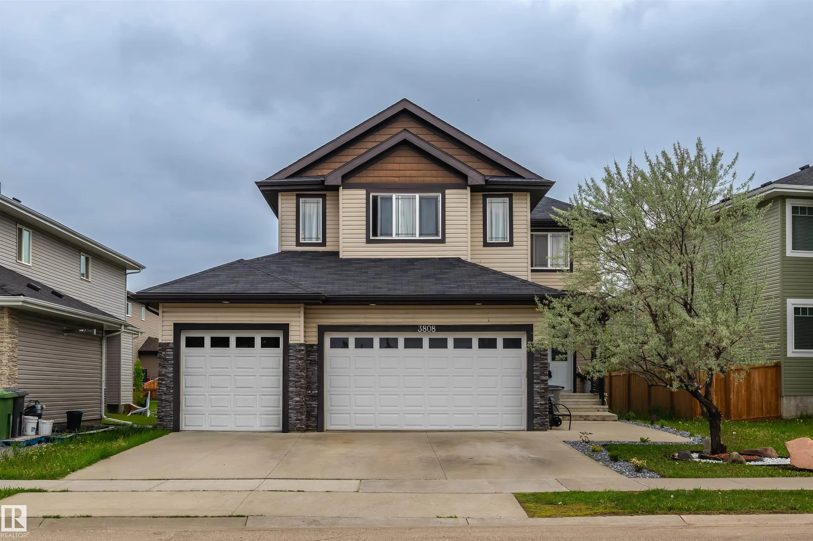 3808 TRIOMPHE BV, Beaumont - 8 bedroom Detached Single Family for sale