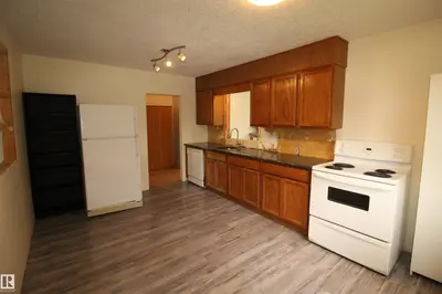 Interior photo 4 of 4216 Twp Rd 564