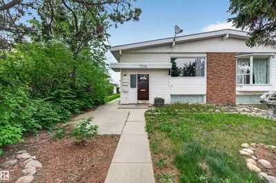 Interior photo 1 of 7304/7306 78 AV NW