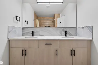 Interior photo 4 of 7304/7306 78 AV NW
