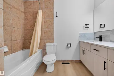 Interior photo 3 of 7304/7306 78 AV NW