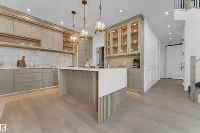 Interior photo 2 of 206 Linden LO