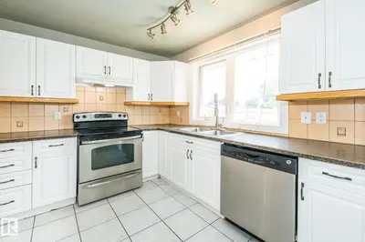 Interior photo 2 of 7543 149A AV NW