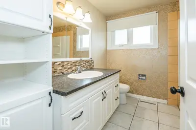 Interior photo 3 of 7543 149A AV NW