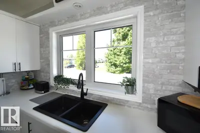 Interior photo 4 of 9212 132A AV NW NW