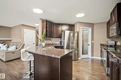 Interior photo 2 of 6715 19 AV SW