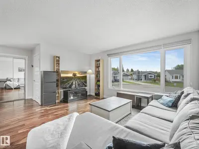 Interior photo 2 of 180 DUNLUCE RD NW