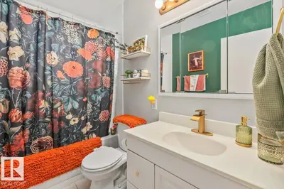 Interior photo 4 of 9324 70 AV NW