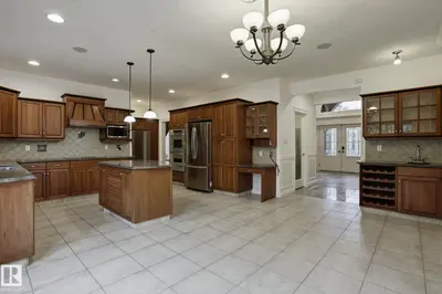 Interior photo 4 of 926 HOLLINGSWORTH BN NW