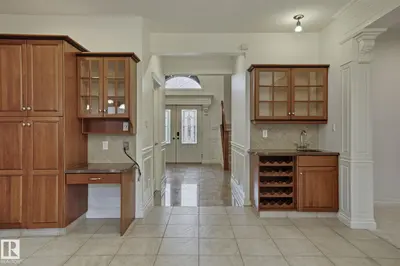Interior photo 3 of 926 HOLLINGSWORTH BN NW