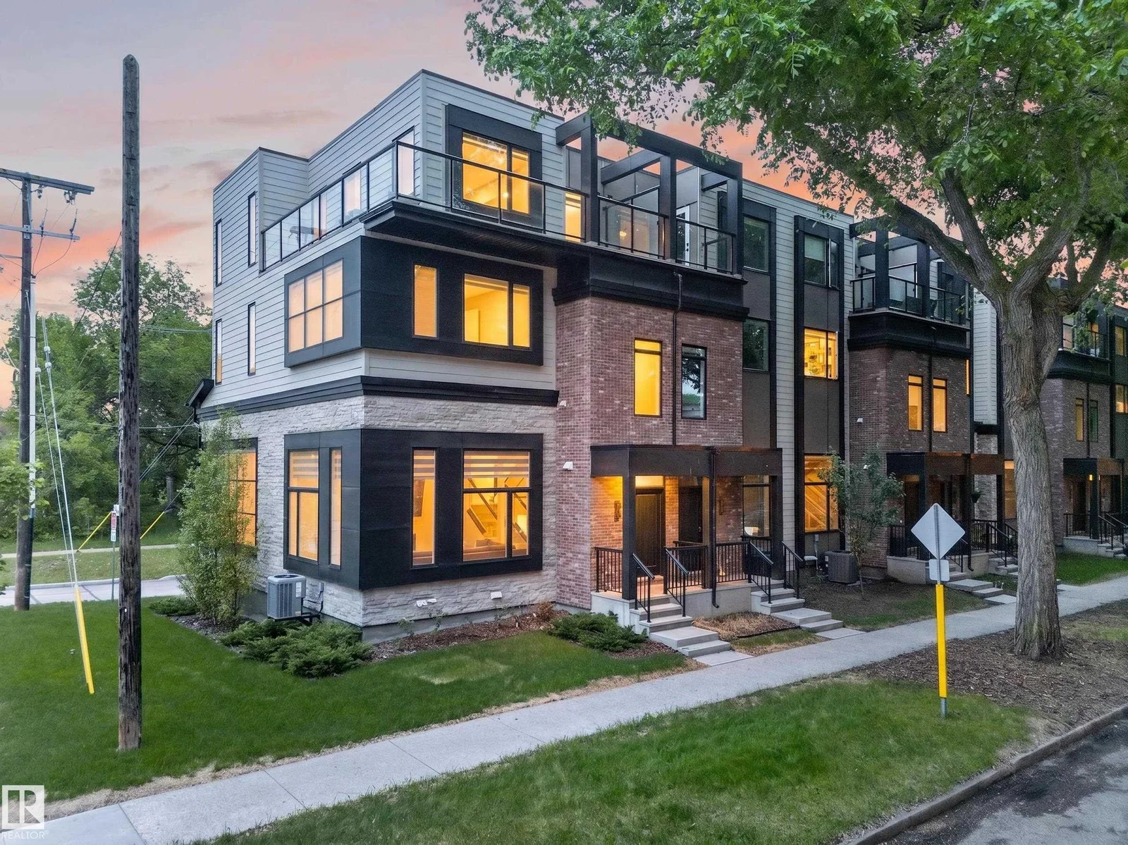 9747 101 ST NW, Edmonton - 3 bedroom Townhouse for sale